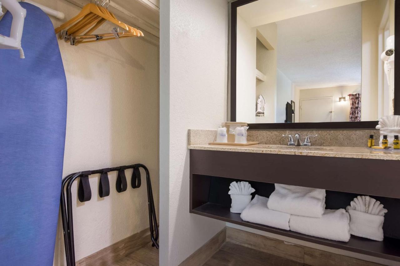 Surestay Hotel By Best Western St Pete Clearwater Airport Экстерьер фото