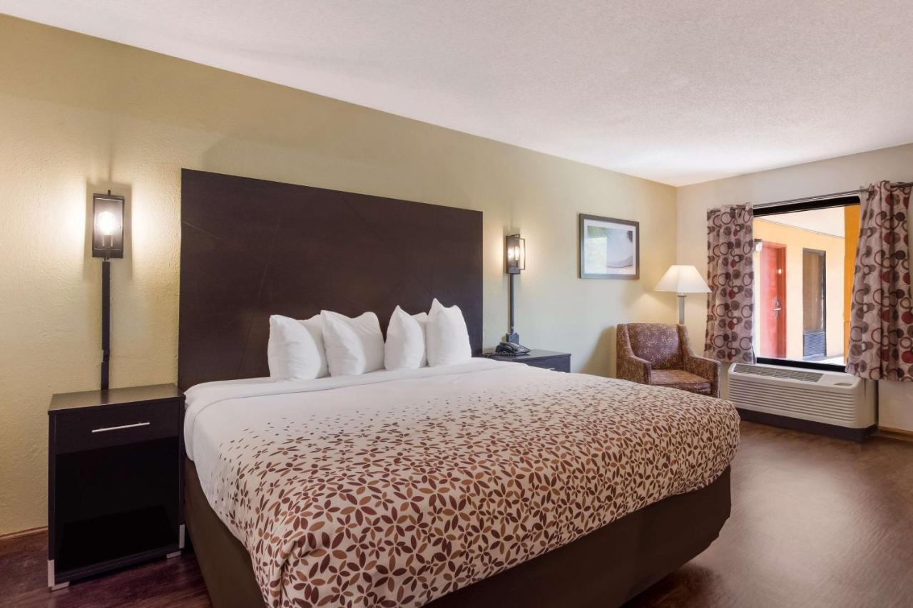 Surestay Hotel By Best Western St Pete Clearwater Airport Экстерьер фото